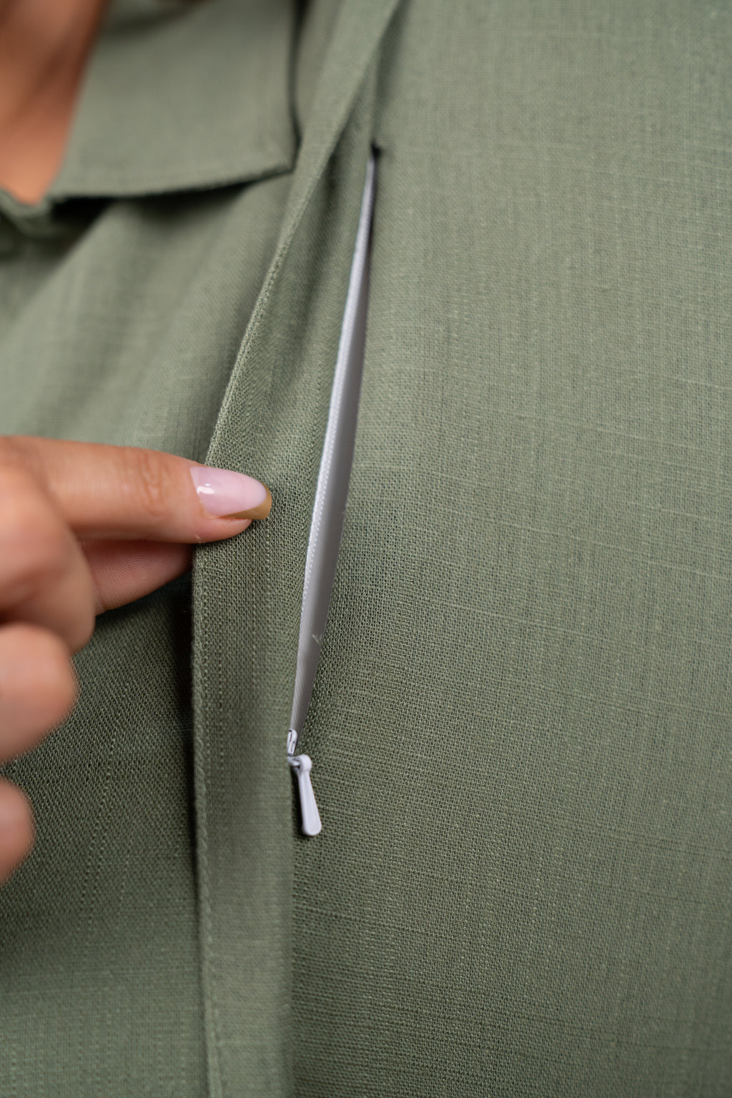 The Gentle Moment Shirt – breathable linen-cotton nursing shirt – image 14